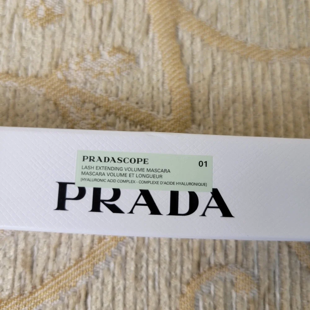 Prada Pradascope Lash Extending Volume Mascara 01‎ Nero Black 8.5ml New in Box